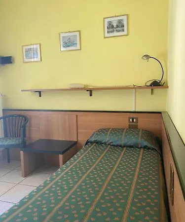 德尔非欧姆酒店 酒店