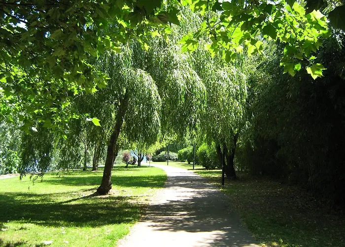 德尔非欧姆酒店 酒店